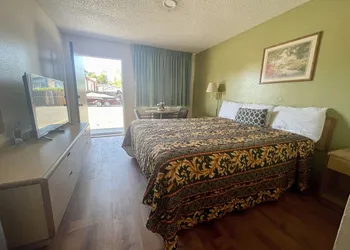 Regency Inn hotel thumbnail 8