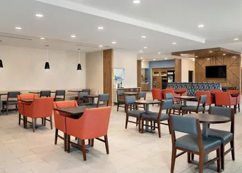 Holiday Inn Express Richmond by IHG hotel thumbnail 3