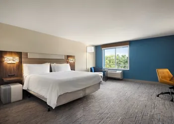 Holiday Inn Express Richmond by IHG hotel thumbnail 5