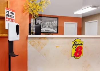 Super 8 by Wyndham Brookhaven hotel thumbnail 5