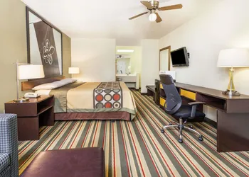 Super 8 by Wyndham Brookhaven hotel thumbnail 7