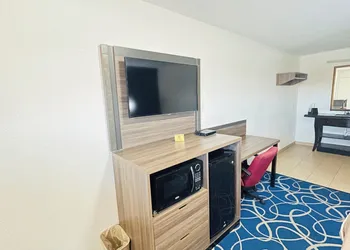 Budget Inn hotel thumbnail 5