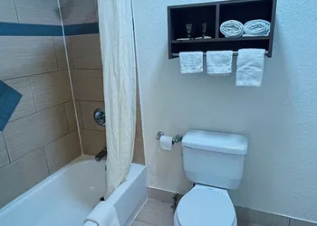Budget Inn hotel thumbnail 7