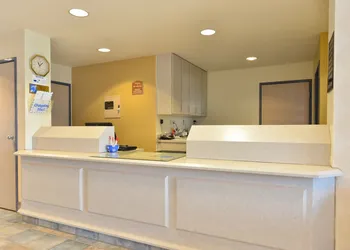 Econo Lodge Belle Fourche hotel thumbnail 5