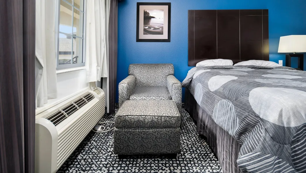 Belmont Inn and Suites hotel detail image 6