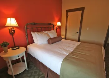 VI at Homestead hotel thumbnail 3