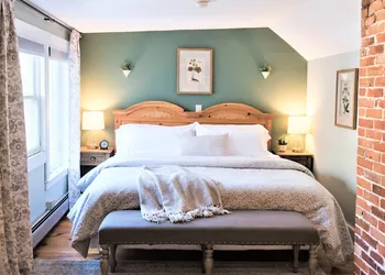 Inn On Golden Pond hotel thumbnail 8