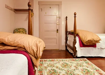 Follansbee Inn hotel thumbnail 7