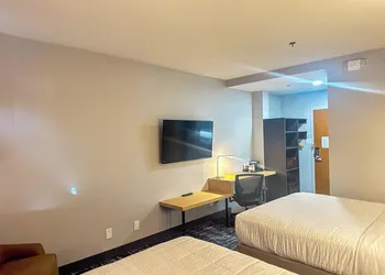 Clarion Pointe hotel thumbnail 6