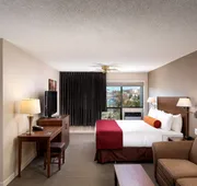 Huntingdon Hotel and Suites hotel detail image 7