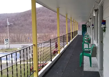 Green Valley Motel hotel thumbnail 4