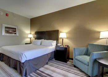 Holiday Inn Express Hotel & Suites Natchez South by IHG hotel thumbnail 3
