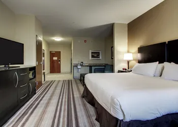 Holiday Inn Express Hotel & Suites Natchez South by IHG hotel thumbnail 4
