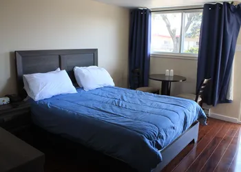 Grand Motel Saint-Hubert hotel thumbnail 5