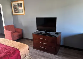 Budget Inn Express hotel thumbnail 3