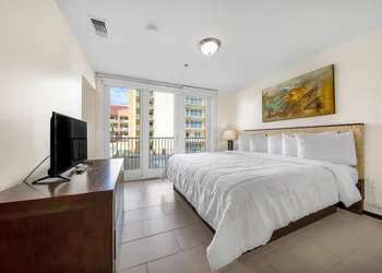Peninsula Island Resort & Spa - Beach Front Property at South Padre Island hotel thumbnail 5