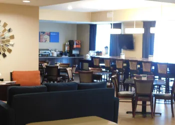 Comfort Inn St. Clairsville hotel thumbnail 2