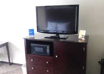 Comfort Inn St. Clairsville hotel thumbnail 6
