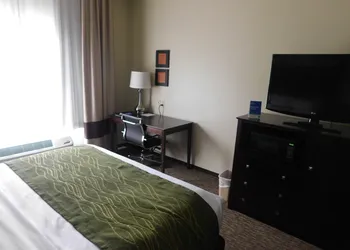 Comfort Inn St. Clairsville hotel thumbnail 7