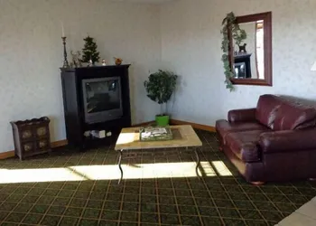 New SunFlower Inn hotel thumbnail 3