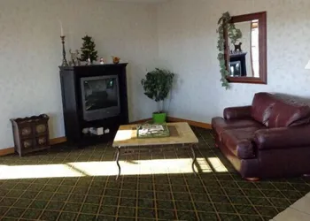 New SunFlower Inn hotel thumbnail 3