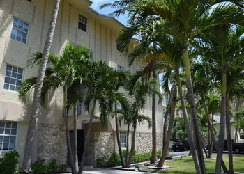 Coral Reef at Key Biscayne hotel thumbnail 2