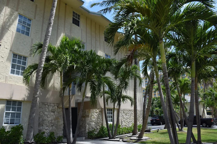 Coral Reef at Key Biscayne hotel detail image 2