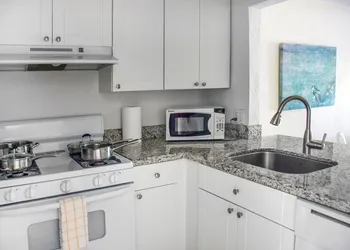 Coral Reef at Key Biscayne hotel thumbnail 6