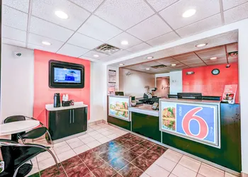 Motel 6 Niantic, CT - New London hotel thumbnail 2