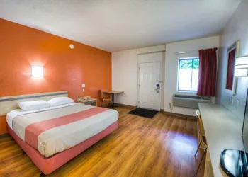 Motel 6 Niantic, CT - New London hotel thumbnail 5