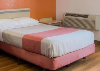 Motel 6 Niantic, CT - New London hotel thumbnail 6