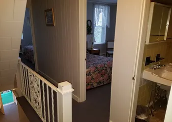 Simmons Motel hotel thumbnail 4