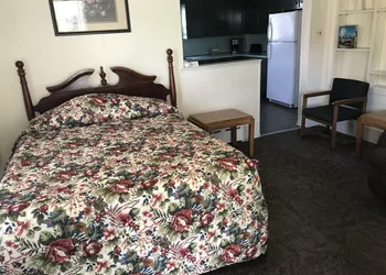 Simmons Motel hotel thumbnail 7