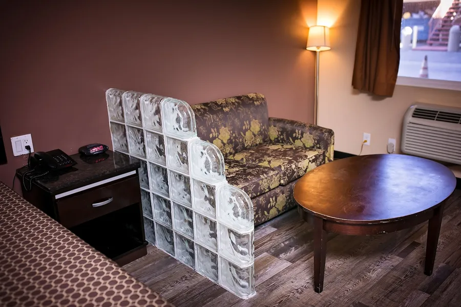 Rodeway Inn & Suites Bellflower hotel detail image 6