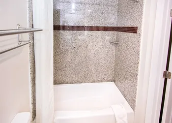 Rodeway Inn & Suites Bellflower hotel thumbnail 8