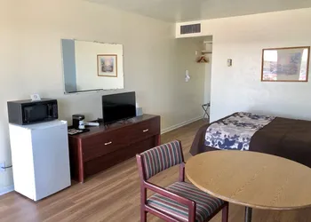 Budget Inn Express hotel thumbnail 5