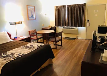 Budget Inn Express hotel thumbnail 8