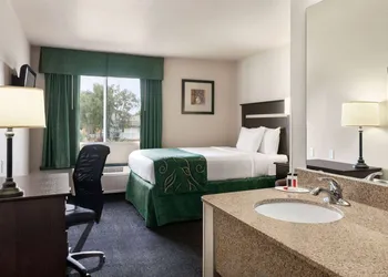 Travelodge by Wyndham McAlester hotel thumbnail 6