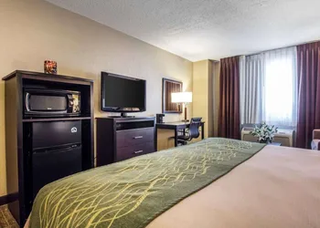 Quality Inn Harlan hotel thumbnail 5