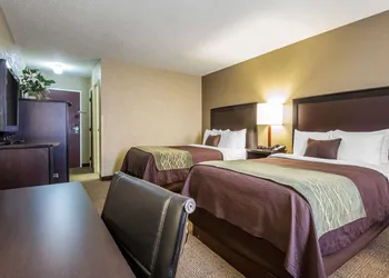Quality Inn Harlan hotel thumbnail 6