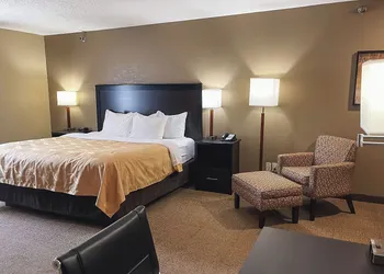 Quality Inn Harlan hotel thumbnail 7