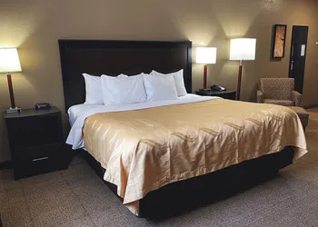 Quality Inn Harlan hotel thumbnail 8
