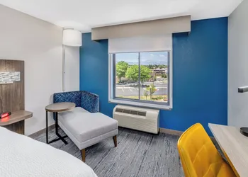 Holiday Inn Express & Suites Colorado Springs First & Main by IHG hotel thumbnail 3