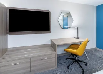 Holiday Inn Express & Suites Colorado Springs First & Main by IHG hotel thumbnail 8