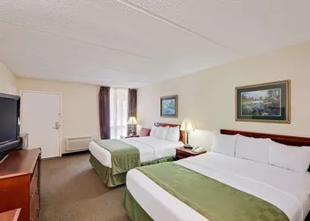 Days Inn by Wyndham Bay City hotel thumbnail 5