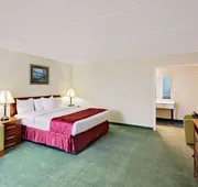 Days Inn by Wyndham Bay City hotel detail image 7