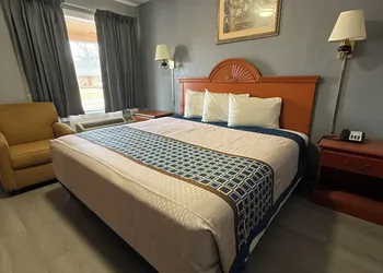 Budget Inn Magnolia hotel thumbnail 4
