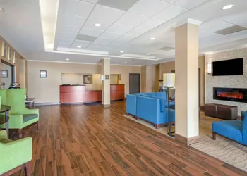 Comfort Inn & Suites Blytheville hotel thumbnail 2