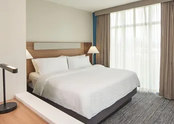 Holiday Inn Express Miami Airport Blue Lagoon Area by IHG hotel thumbnail 8