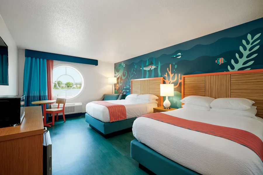 Cedar Point's Castaway Bay hotel detail image 6